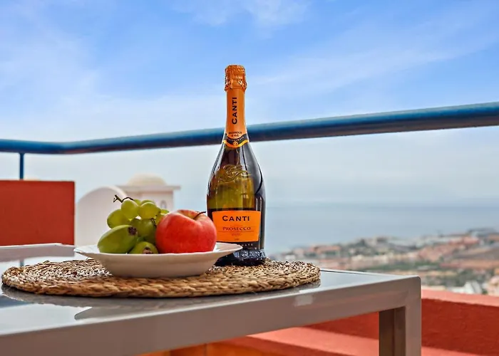 Incredible Sunset Apartment, Huge Terrace, Parking, Air C アパート